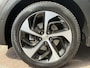 Hyundai Tucson 1.6 T-GDi Premium 4WD LEDER | KEYLESS ENTRY/G | AUTOMAAT | AWD | CAMERA | ELEKTRISCH VERSTELBARE STOELEN | STOELVERWARMING | STUURVERWARMING | STUURKOELING | PANORAMADAK | NAVIGATIE | LED | XENON KOPLAMPEN | APPLE CARPLAY / ANDROID AUTO | CRUISECONTROL |