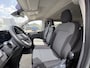 Volkswagen e-Transporter Caravelle L1 Life 64 kWh 136 Pk | 9 Persoons | Achteruitrijcamera | Warmtepomp | Prijs is INCL BTW & BPM Carplay/Android auto | Parkeersensoren | Prijs is INCL BTW & BPM