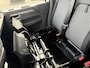 Volkswagen e-Transporter Caravelle L1 Life 64 kWh 136 Pk | 9 Persoons | Achteruitrijcamera | Warmtepomp | Prijs is INCL BTW & BPM Carplay/Android auto | Parkeersensoren | Prijs is INCL BTW & BPM