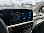 Volkswagen e-Transporter Caravelle L1 Life 64 kWh 136 Pk | 9 Persoons | Achteruitrijcamera | Warmtepomp | Prijs is INCL BTW & BPM Carplay/Android auto | Parkeersensoren | Prijs is INCL BTW & BPM