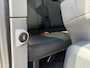 Volkswagen e-Transporter Caravelle L1 Life 64 kWh 136 Pk | 9 Persoons | Achteruitrijcamera | Warmtepomp | Prijs is INCL BTW & BPM Carplay/Android auto | Parkeersensoren | Prijs is INCL BTW & BPM
