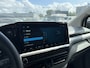 Volkswagen e-Transporter Caravelle L1 Life 64 kWh 136 Pk | 9 Persoons | Achteruitrijcamera | Warmtepomp | Prijs is INCL BTW & BPM Carplay/Android auto | Parkeersensoren | Prijs is INCL BTW & BPM