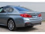 BMW 5-Serie 530e M Pakket | Schuifkanteldak | Harman Kardon | Standkachel | 360 Camera | HUD | Dode hoek | Elektrische kofferbak |