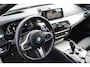 BMW 5-Serie 530e M Pakket | Schuifkanteldak | Harman Kardon | Standkachel | 360 Camera | HUD | Dode hoek | Elektrische kofferbak |