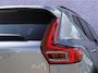 Volvo XC40 2.0 B4 Plus Dark | Trekhaak | 2.000KG Trekgewicht | Winterwielenset €995 | Harman Kardon Audio | Achteruitrijcamera | Parkeersensoren | Keyless Entry | Elektrische Achterklep | Elektrisch Verstelbare Voorstoelen | Stoelverwarming | Google Navigatie | Apple Carplay | Android Auto | Lichtmetalen Velgen 18 inch