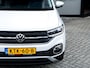Volkswagen T-Cross 1.0 TSI R-Line | Adaptieve Cruise Control | Navigatie | Achteruitrijcamera | Stoelverwarming | Apple Carplay | Android Auto |
