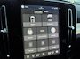 Volvo XC40 2.0 B4 Plus Dark | Trekhaak | 2.000KG Trekgewicht | Winterwielenset €995 | Harman Kardon Audio | Achteruitrijcamera | Parkeersensoren | Keyless Entry | Elektrische Achterklep | Elektrisch Verstelbare Voorstoelen | Stoelverwarming | Google Navigatie | Apple Carplay | Android Auto | Lichtmetalen Velgen 18 inch