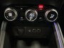 Renault Clio 1.6 E-Tech Full Hybrid 145 esprit Alpine | Adaptieve cruise | Camera | AppleCarplay AndroidAuto | Sportstoelen | Climate control | Camera |