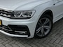 Volkswagen Tiguan 1.5 TSI R-Line | Trekhaak | Adaptieve Cruise Control | Stoelverwarming | Virtual Cockpit | 19'' Lichtmetalen Velgen | Navigatie | Climate Control |