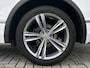 Volkswagen Tiguan 1.5 TSI R-Line | Trekhaak | Adaptieve Cruise Control | Stoelverwarming | Virtual Cockpit | 19'' Lichtmetalen Velgen | Navigatie | Climate Control |
