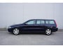 Volvo V70 2.4D Edition Airco / Cruise / Elektr. ramen / Trekhaak / Lm velgen / NAP / Apk t/m 04-2027