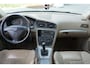 Volvo V70 2.4D Edition Airco / Cruise / Elektr. ramen / Trekhaak / Lm velgen / NAP / Apk t/m 04-2027