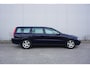 Volvo V70 2.4D Edition Airco / Cruise / Elektr. ramen / Trekhaak / Lm velgen / NAP / Apk t/m 04-2027