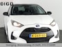 Toyota Yaris 1.5 HYBRIDE BLACK & WHITE GARANTIE TOT 3-2031! . APPLE CARPLAY & ANDRIOD AUTO . ACHTERUITRIJ CAMERA . ADAPTIEVE CRUISE CONTROL .