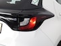 Toyota Yaris 1.5 HYBRIDE BI-TONE SPORT GARANTIE 6-2031 . ADAPTIEVE CRUISE CONTROL . DEALER ONDERHOUDEN . ACHTERUITRIJ CAMERA .