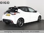 Toyota Yaris 1.5 HYBRIDE BI-TONE SPORT GARANTIE 6-2031 . ADAPTIEVE CRUISE CONTROL . DEALER ONDERHOUDEN . ACHTERUITRIJ CAMERA .