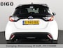 Toyota Yaris 1.5 HYBRIDE BI-TONE SPORT GARANTIE 6-2031 . ADAPTIEVE CRUISE CONTROL . DEALER ONDERHOUDEN . ACHTERUITRIJ CAMERA .