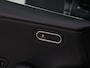 Mercedes-Benz A-klasse 180 Business Solution AMG [SCHUIFDAK, CAMERA, BLUETOOTH, STOELVERWARMING, SCHAKELFLIPPERS, NIEUWSTAAT]