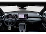 Volkswagen T-Roc 1.5 eTSI R-Line Black Style 150PK | Pano | IQ Lights | Trekhaak | 20" | Winterpakket