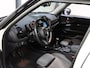 MINI Clubman 136PK Cooper Business Edition | 1ste eigenaar | AppleCarplay/AndroidAuto | Climate Control | Cruise Control | LED | Parkeersensoren | Armsteun | Navigatie | 17"LMV | Trekhaak | Isofix |