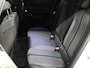Peugeot e-2008 EV Allure 50 kWh 136PK | 1ste eigenaar | AppleCarPlay/AndroidAuto | Climate Control | Cruise Control | Keyless | FULL LED | LMV | Parkeersensoren | Privacy Glass | Isofix | DAB Radio |