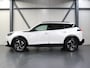 Peugeot e-2008 EV Allure 50 kWh 136PK | 1ste eigenaar | AppleCarPlay/AndroidAuto | Climate Control | Cruise Control | Keyless | FULL LED | LMV | Parkeersensoren | Privacy Glass | Isofix | DAB Radio |