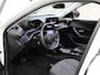 Peugeot e-2008 EV Allure 50 kWh 136PK | 1ste eigenaar | AppleCarPlay/AndroidAuto | Climate Control | Cruise Control | Keyless | FULL LED | LMV | Parkeersensoren | Privacy Glass | Isofix | DAB Radio |