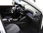 Peugeot e-2008 EV Allure 50 kWh 136PK | 1ste eigenaar | AppleCarPlay/AndroidAuto | Climate Control | Cruise Control | Keyless | FULL LED | LMV | Parkeersensoren | Privacy Glass | Isofix | DAB Radio |
