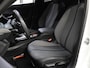 Peugeot e-2008 EV Allure 50 kWh 136PK | 1ste eigenaar | AppleCarPlay/AndroidAuto | Climate Control | Cruise Control | Keyless | FULL LED | LMV | Parkeersensoren | Privacy Glass | Isofix | DAB Radio |
