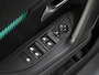 Peugeot e-2008 EV Allure 50 kWh 136PK | 1ste eigenaar | AppleCarPlay/AndroidAuto | Climate Control | Cruise Control | Keyless | FULL LED | LMV | Parkeersensoren | Privacy Glass | Isofix | DAB Radio |