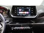 Peugeot e-2008 EV Allure 50 kWh 136PK | 1ste eigenaar | AppleCarPlay/AndroidAuto | Climate Control | Cruise Control | Keyless | FULL LED | LMV | Parkeersensoren | Privacy Glass | Isofix | DAB Radio |