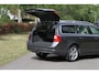 Volvo V70 2.0F Summum / Leder interieur / Trekhaak / Stoelverwarming / Parkeersensoren / Climate control / enz.