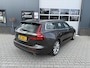 Volvo V60 2.0 T4 Momentum Pro / Panoramadak / Pilot Assist