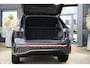 Volkswagen Tiguan 1.5 eHybrid R-Line | 272PK | Pano | Trekhaak | 360° VW TIGUAN 1.5 e-Hybrid PHEV R-Line 272 PK, Plug-in hybride aandrijving, Panoramadak, Head-Up Display, 360° camera, adaptieve cruise control, stoelverwarming en trekhaak