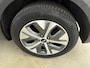 Kia Niro EV e-Niro DYNAMICPLUSLINE 64 kWh | WLTP 481 KM! GROTE BATTERIJ | 3 FASE | CAMERA | APPLE CARPLAY & ANDROID AUTO | 1e EIGENAAR | ORIGINELE NEDERLANDSE AUTO | NAVI | CLIMA | CRUISE | OPEN DAK | STUUR- & STOELVERWARMING | HALF LEDER | 17'' LM VELGEN | PRIVACY GLASS |