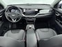 Kia Niro EV e-Niro DYNAMICPLUSLINE 64 kWh | WLTP 481 KM! GROTE BATTERIJ | 3 FASE | CAMERA | APPLE CARPLAY & ANDROID AUTO | 1e EIGENAAR | ORIGINELE NEDERLANDSE AUTO | NAVI | CLIMA | CRUISE | OPEN DAK | STUUR- & STOELVERWARMING | HALF LEDER | 17'' LM VELGEN | PRIVACY GLASS |