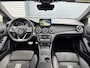 Mercedes-Benz A-klasse 160 AMG White Art Pakket ✓Automaat ✓Full LED ✓Navigatie ✓Camera ✓Apple Carplay & Android Auto ✓Half Leder Alcantara ✓Sfeerverlichting ✓Lichtmetaal