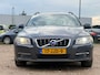 Volvo V70 2.4 D5 Momentum/ RIJDT TOP