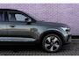 Volvo EX40 Single Motor Extended Range Ultra 82 kWh | Trekhaak | 21 Inch Velgen | Schuif -/ Kanteldak | Adaptieve Cruise Control | Tailored Wool Blend | Getint Glas | Stoel + Stuurverwarming | Harman Kardon Audio |
