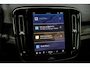 Volvo EX40 Single Motor Extended Range Ultra 82 kWh | Trekhaak | 21 Inch Velgen | Schuif -/ Kanteldak | Adaptieve Cruise Control | Tailored Wool Blend | Getint Glas | Stoel + Stuurverwarming | Harman Kardon Audio |
