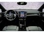 Volvo EX40 Single Motor Extended Range Ultra 82 kWh | Trekhaak | 21 Inch Velgen | Schuif -/ Kanteldak | Adaptieve Cruise Control | Tailored Wool Blend | Getint Glas | Stoel + Stuurverwarming | Harman Kardon Audio |