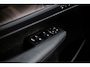 Volvo EX40 Single Motor Extended Range Ultra 82 kWh | Trekhaak | 21 Inch Velgen | Schuif -/ Kanteldak | Adaptieve Cruise Control | Tailored Wool Blend | Getint Glas | Stoel + Stuurverwarming | Harman Kardon Audio |