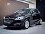 BMW 2-Serie Active Tourer 218i Luxury |Pano|HUD|Leder|Sfeer|LED|Xenon|Stoelverwarming