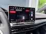 Volkswagen Golf 8.5 1.5 eTSI R-Line (2600 KM!) PANO | HUD | IQ LED