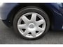 Volkswagen Beetle New Cabriolet 2.0 met electrische kap en airco