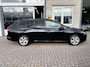 Volkswagen Golf Variant 1.0 eTSI Life / AUTOMAAT/ PANO/ TREKHAAK/ ACC/ PARK.SENSOREN V+A/ APP-CONNECT/ STUUR+STOELVERWARM./ DODEHOEK/ KEYLESS/ DIGITAL DASH/ NAVI/ DAB/ CLIMA/ 16'' LMV