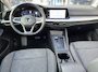 Volkswagen Golf Variant 1.0 eTSI Life / AUTOMAAT/ PANO/ TREKHAAK/ ACC/ PARK.SENSOREN V+A/ APP-CONNECT/ STUUR+STOELVERWARM./ DODEHOEK/ KEYLESS/ DIGITAL DASH/ NAVI/ DAB/ CLIMA/ 16'' LMV