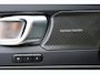 Volvo XC40 2.0 B4 Plus Dark | Trekhaak | Harman Kardon Audio | Achteruitrijcamera | Parkeersensoren | Keyless Entry | Elektrische Achterklep | Elektrisch Verstelbare Voorstoelen | Stoelverwarming | Google Navigatie | Apple Carplay | Android Auto | Lichtmetalen Velgen 18 inch