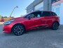 Renault Clio Estate 0.9 TCe Expression van 2de Eig met trekhaak en parkeersensoren en navigatie en bluetooth en cruise controle