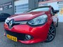 Renault Clio Estate 0.9 TCe Expression van 2de Eig met trekhaak en parkeersensoren en navigatie en bluetooth en cruise controle